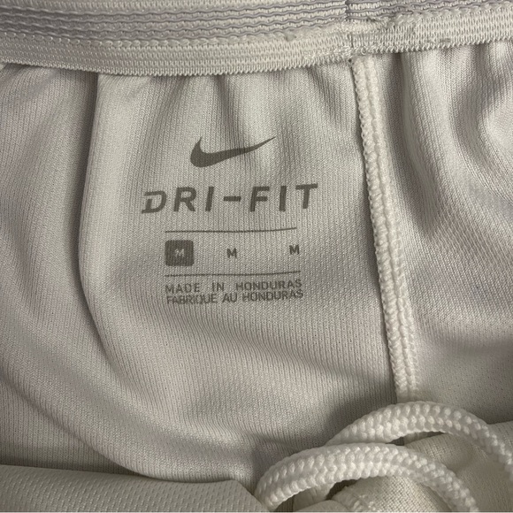 Nike Men's Shorts Size Med - Picture 3 of 9